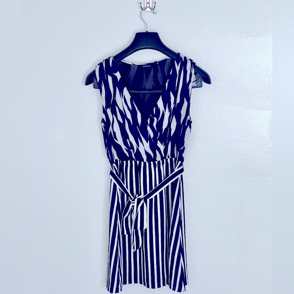 Ark & Co. Chic Women’s Small Pattern Stripe Print Dress Plunging Neck